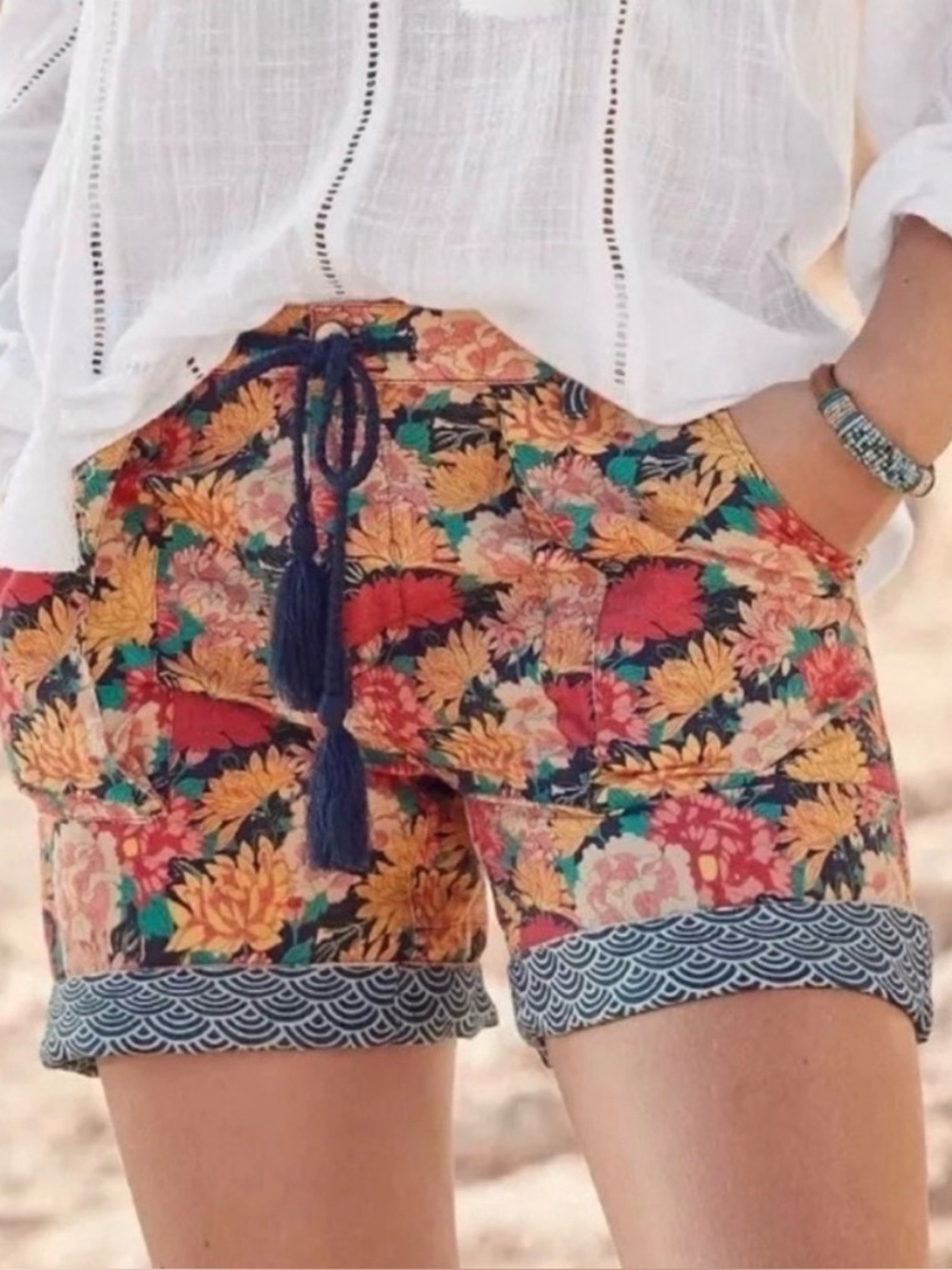 Sundance Linen/cotton colorful, Floral shorts size Large